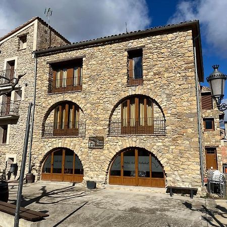 Hostal Centre Del Montsec Llimiana Luaran gambar