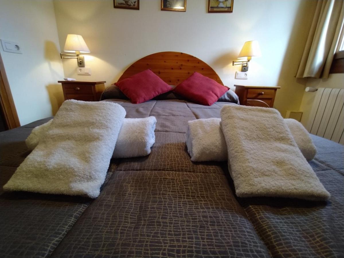 Hostal Centre Del Montsec Llimiana Luaran gambar