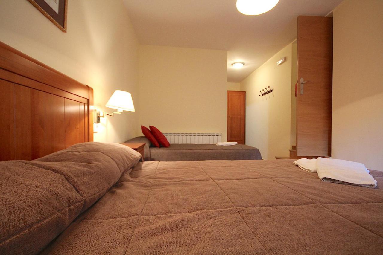Hostal Centre Del Montsec Llimiana Luaran gambar